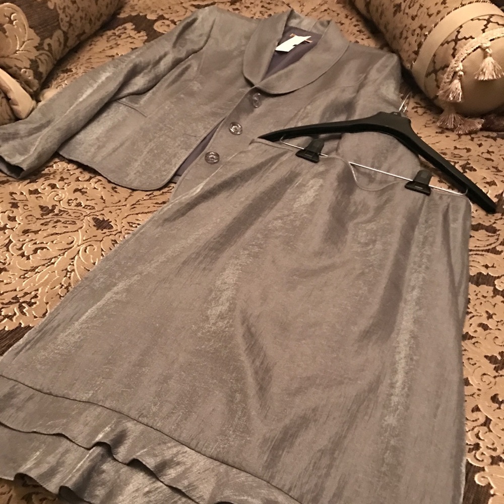 Kasper Skirt Suit